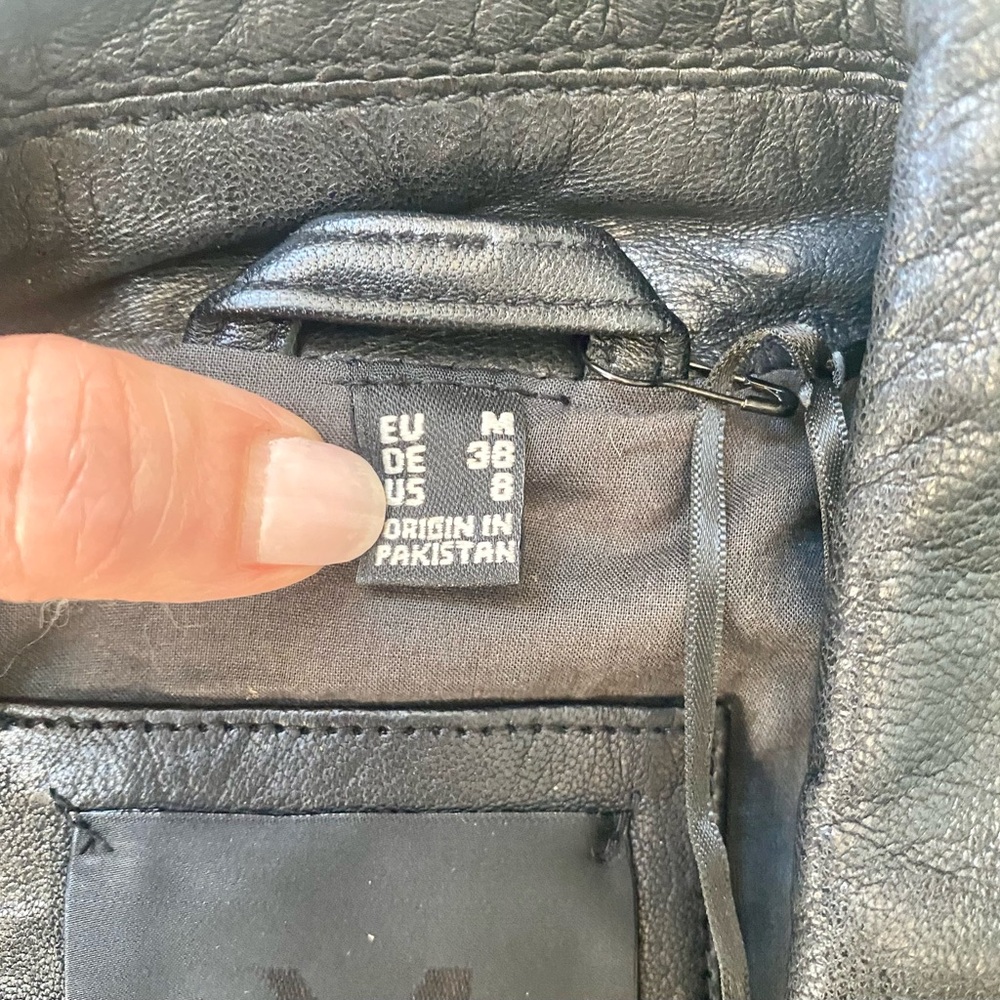 EUC Mauritius Black leather moto jacket in soft, supple leather 🧥 - Picture 5 of 15